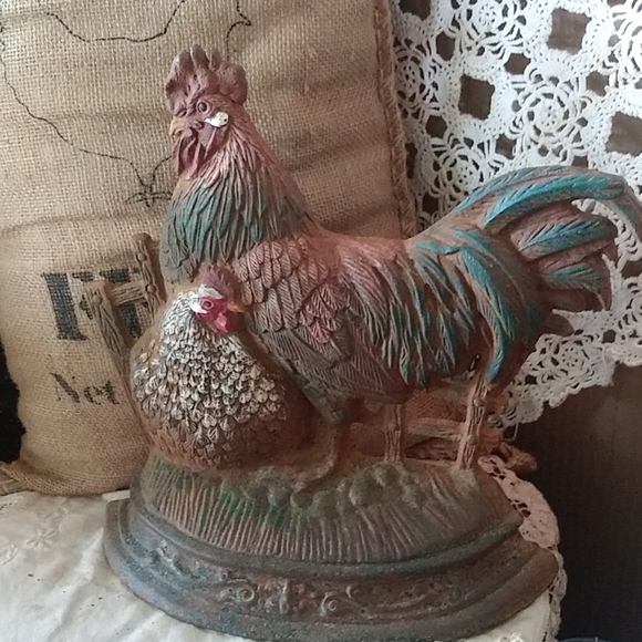 VINTAGE WROUGHT IRON CHICKEN DOOR STOPPER